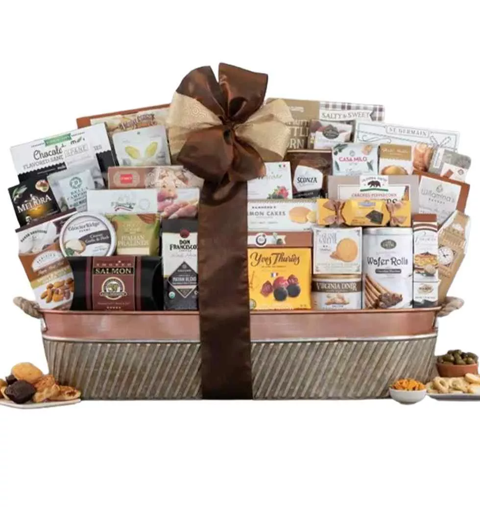 Deluxe Delights Gourmet Gift Box