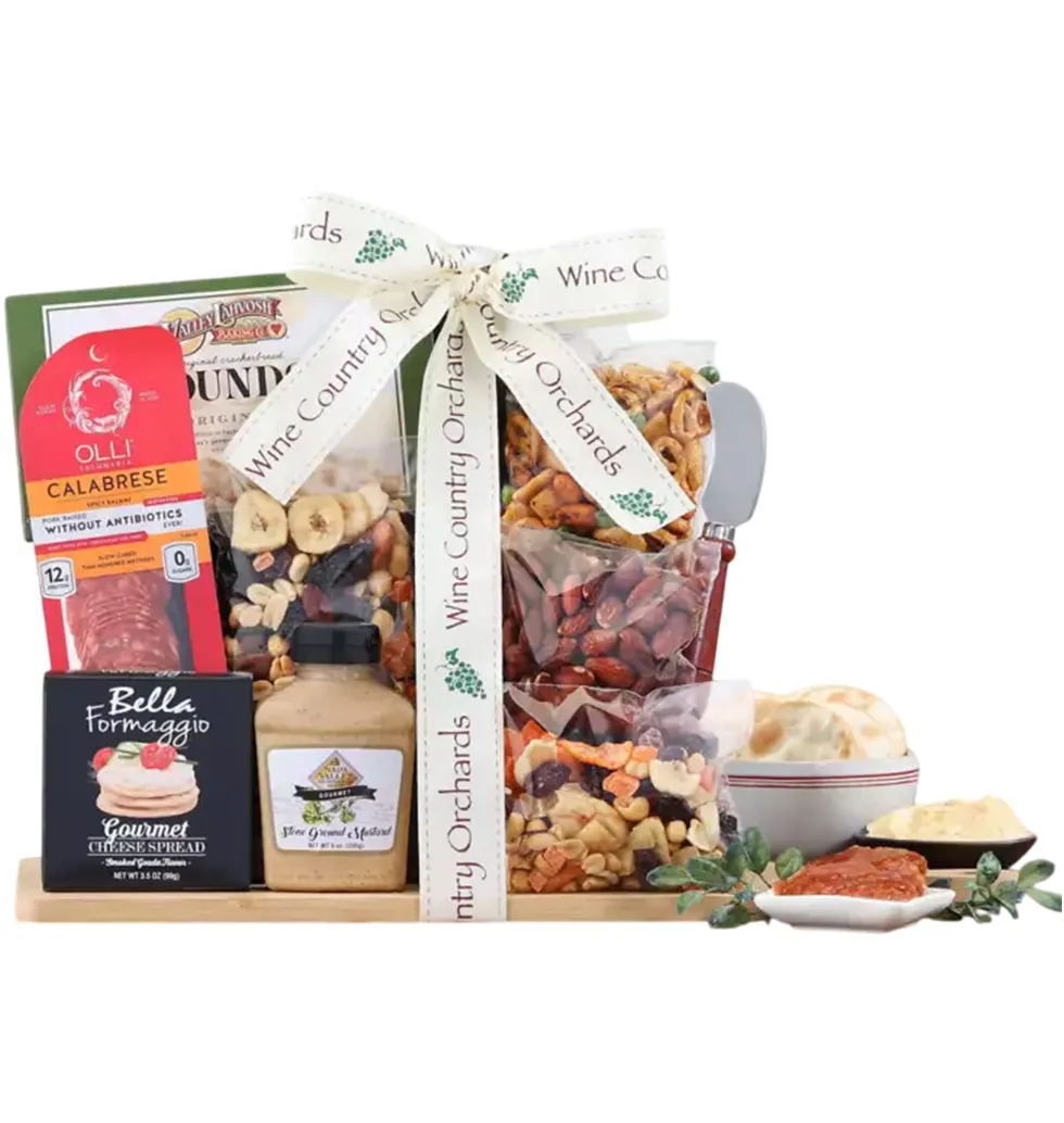 Premium Cheese & Nut Gift Pack