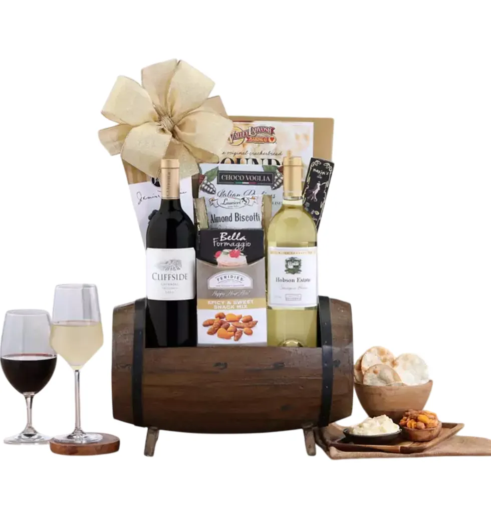 Deluxe Cliffside Wine & Snack Hamper